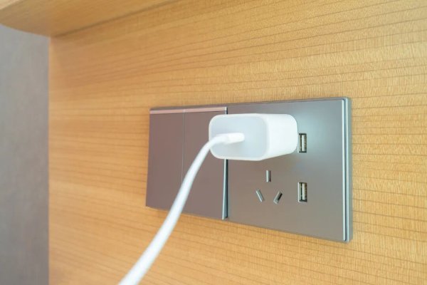 配资理财 严重影响手机寿命，不要再这样充电了！